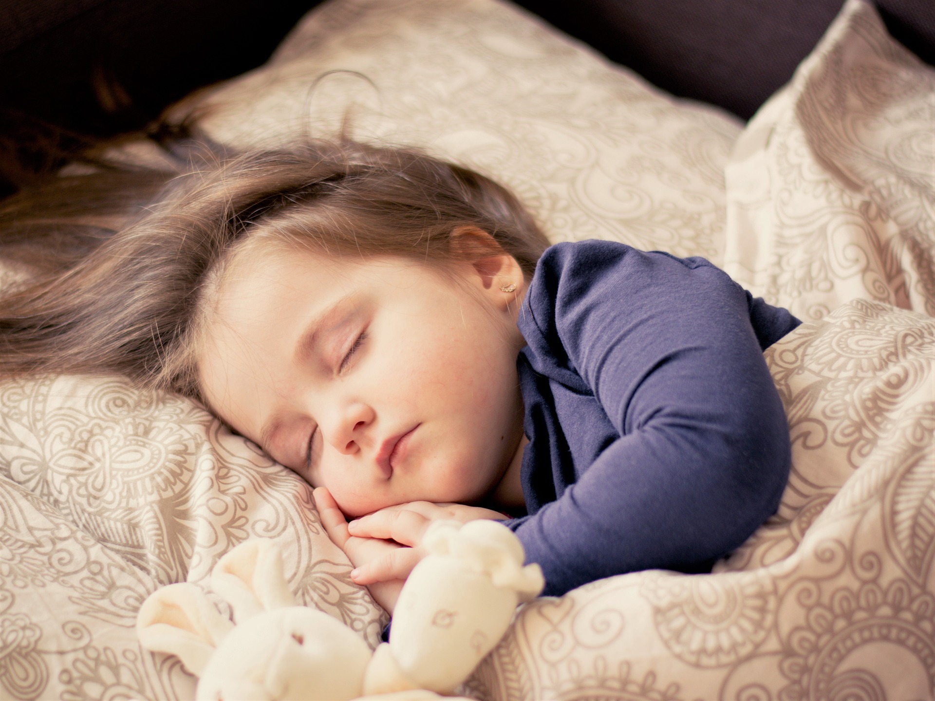 安眠するベイビー　睡眠の質　上げる方法　
