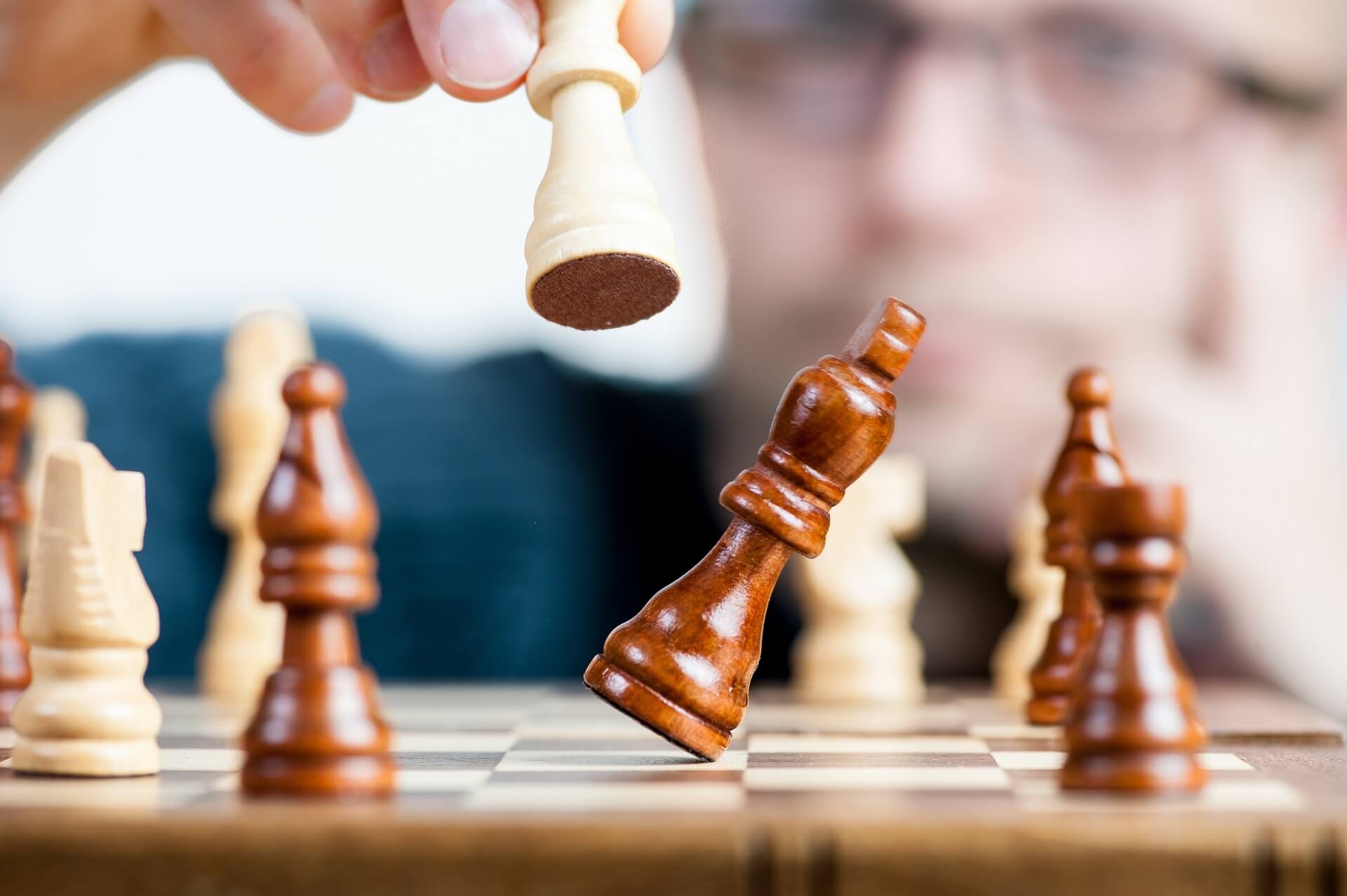 チェスの戦略を考える男　の思考法
